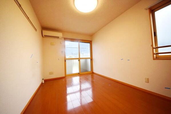 グロリアA棟の物件内観写真